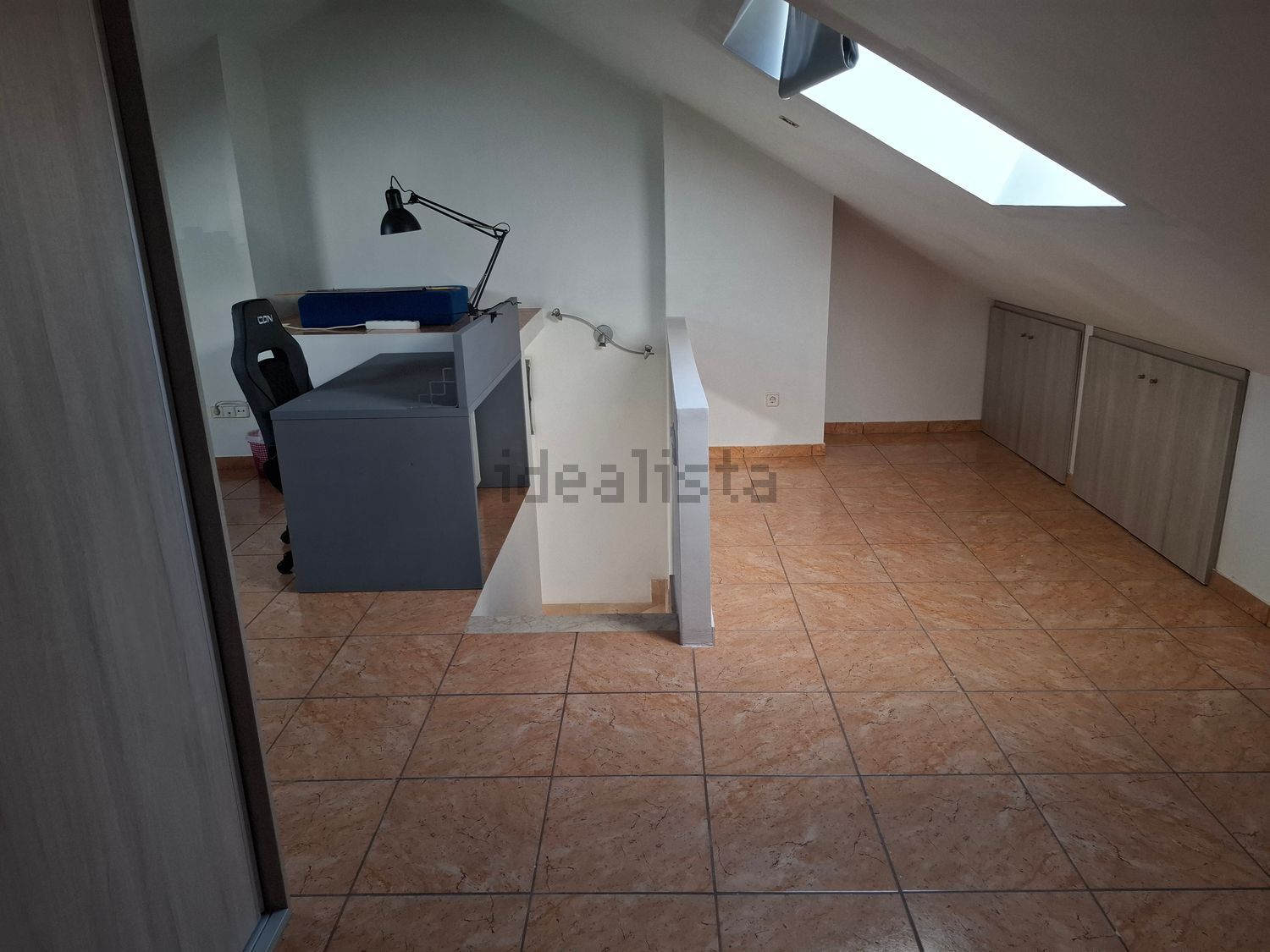 Room for rent, Alovera