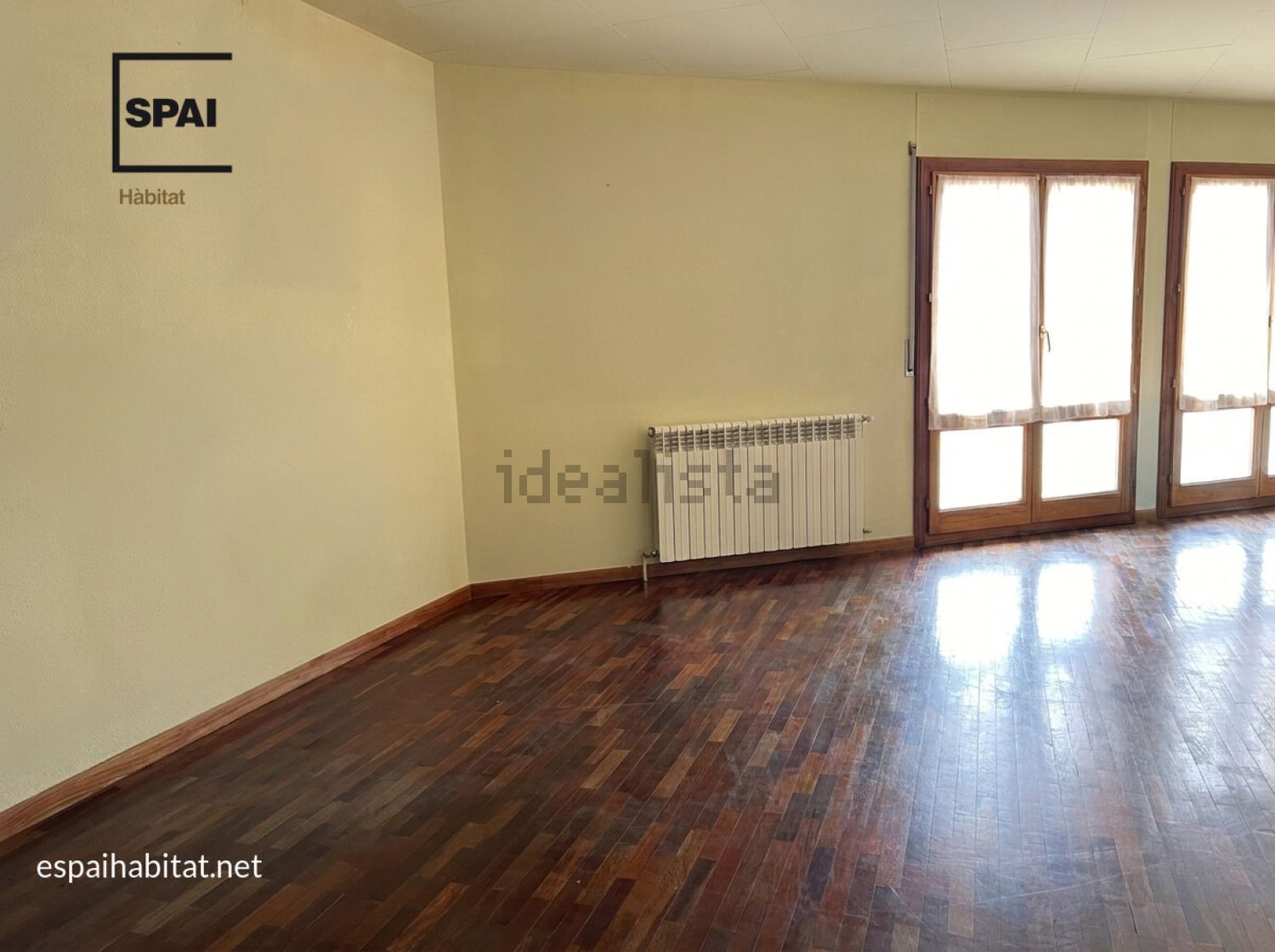 Flat 110 m² in Centelles