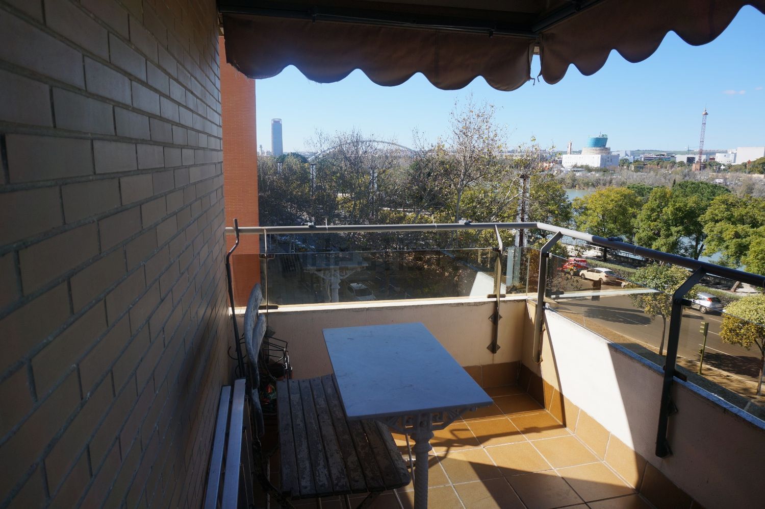 Flat 107 m² in Seville