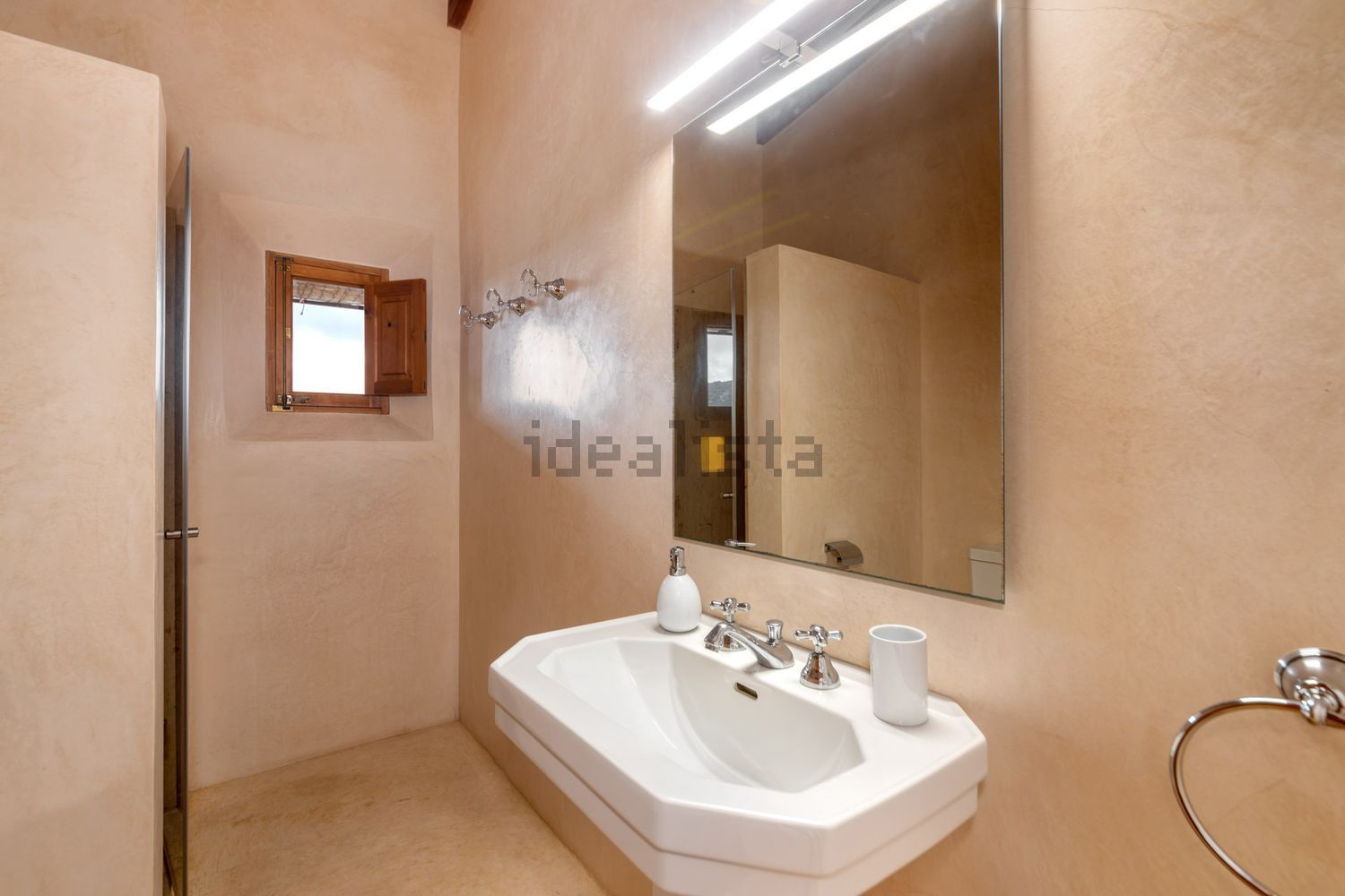 Casa de 200 m² en San Lorenzo del Cardessar
