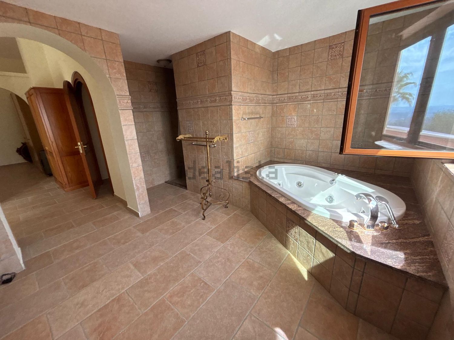 Haus 400 m² in Estepona
