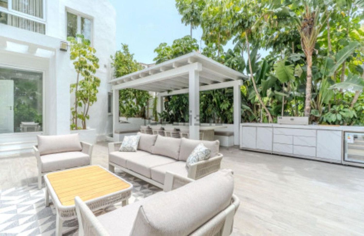 Haus 350 m² in Marbella