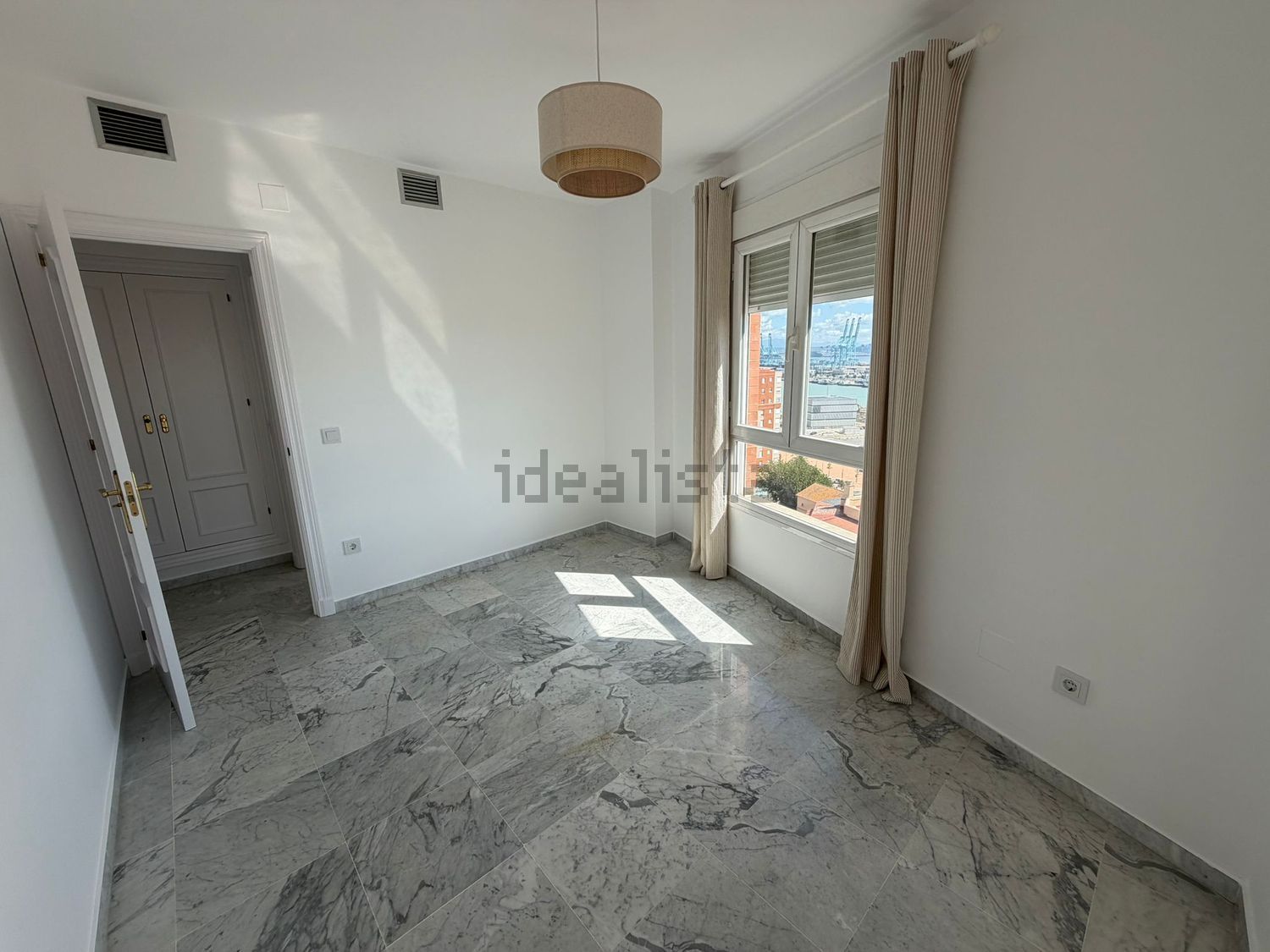 Piso de 120 m² en Algeciras