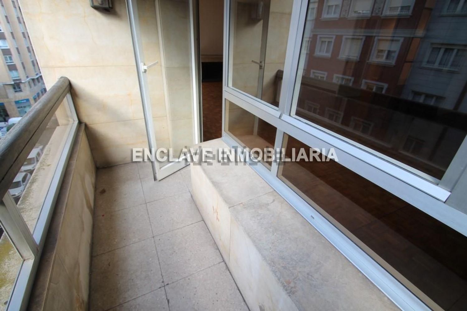 Pis de 230 m² a Oviedo