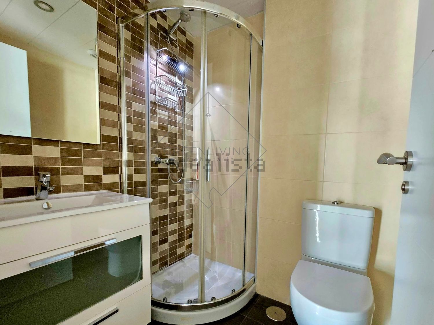 Wohnung 104 m² in Madrid