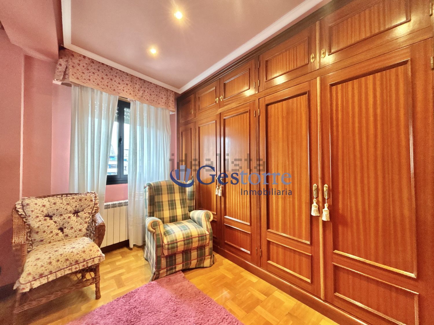 Piso de 141 m² en Oviedo