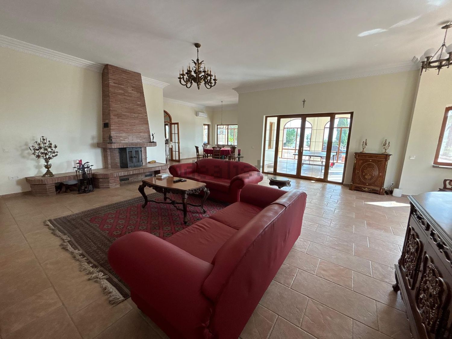 Haus 400 m² in Estepona