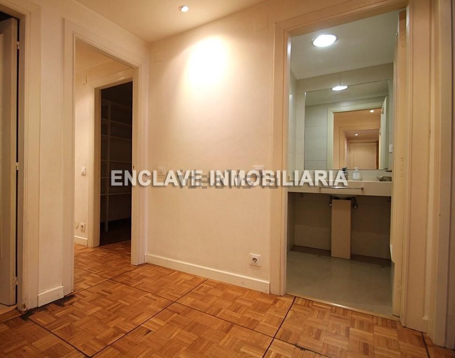 Pis de 230 m² a Oviedo
