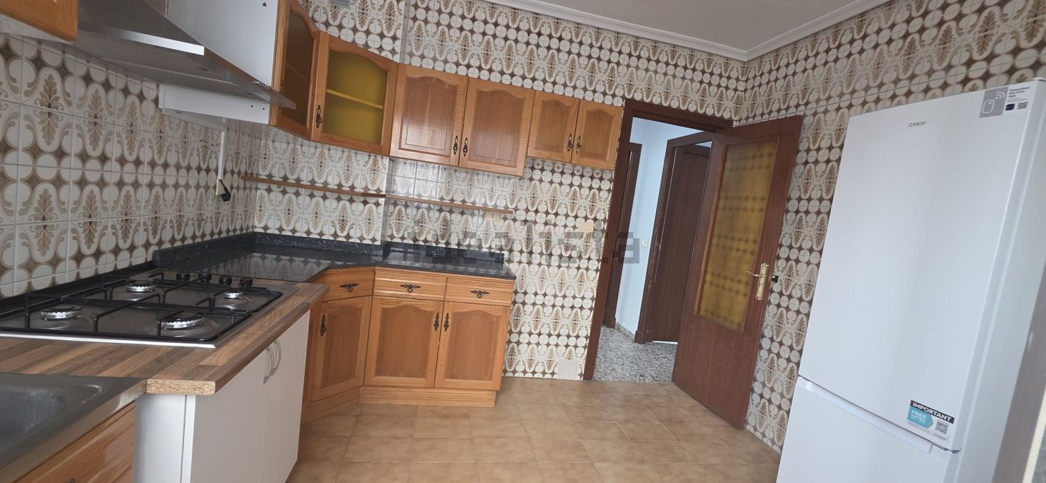 Habitación 100 m², Ceutí