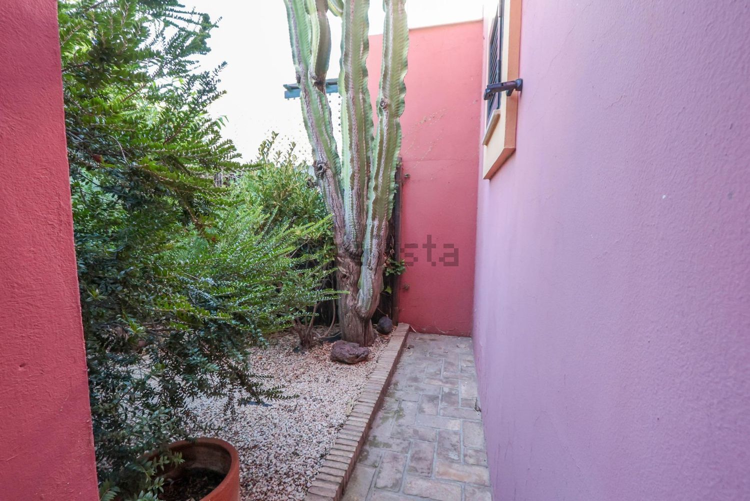 Casa de 268 m² en Rocafort