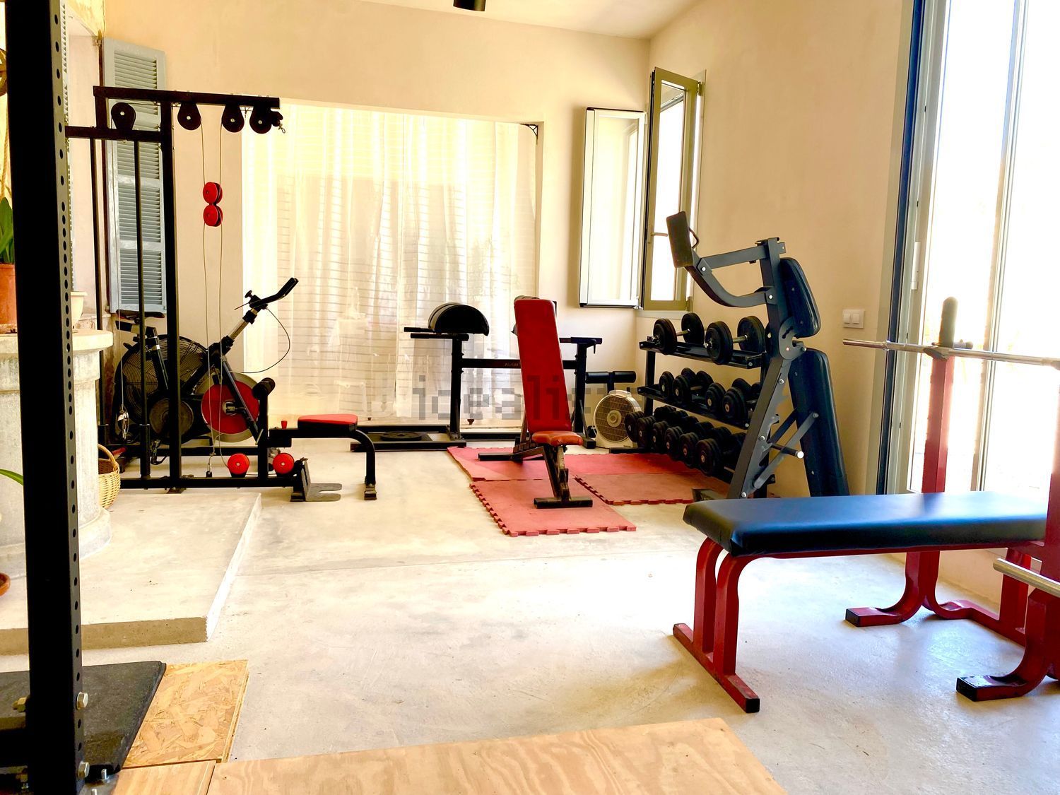 Quarto para alugar, Ariany