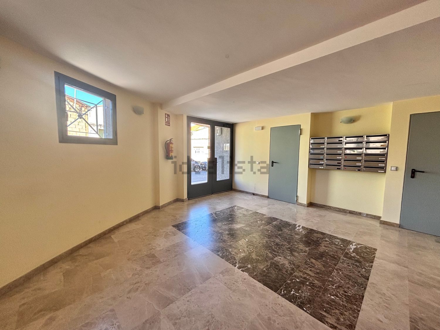 Flat 94 m² in Cadrete