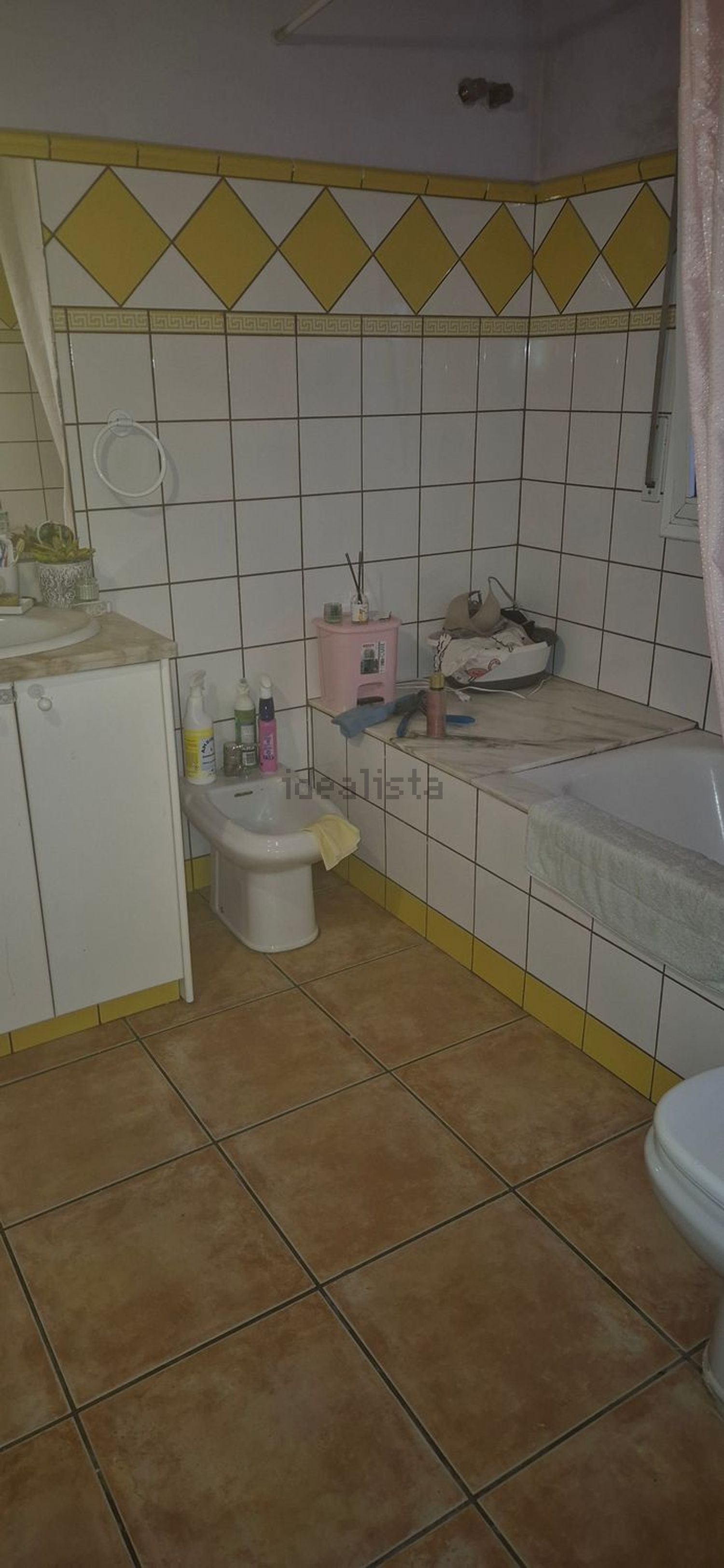 Habitació de lloguer, Cornellà del Terri