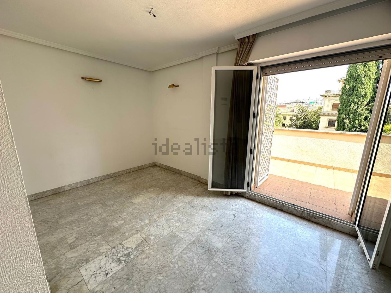 Piso de 200 m² en Granada
