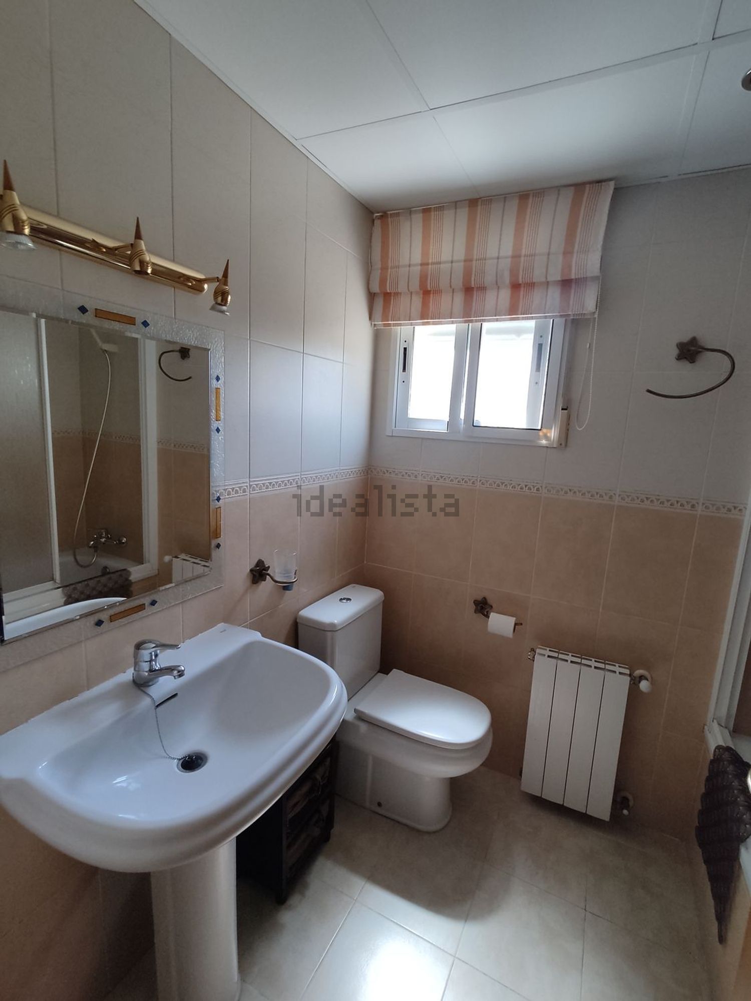 Casa de 240 m² a la Pobla de Vallbona
