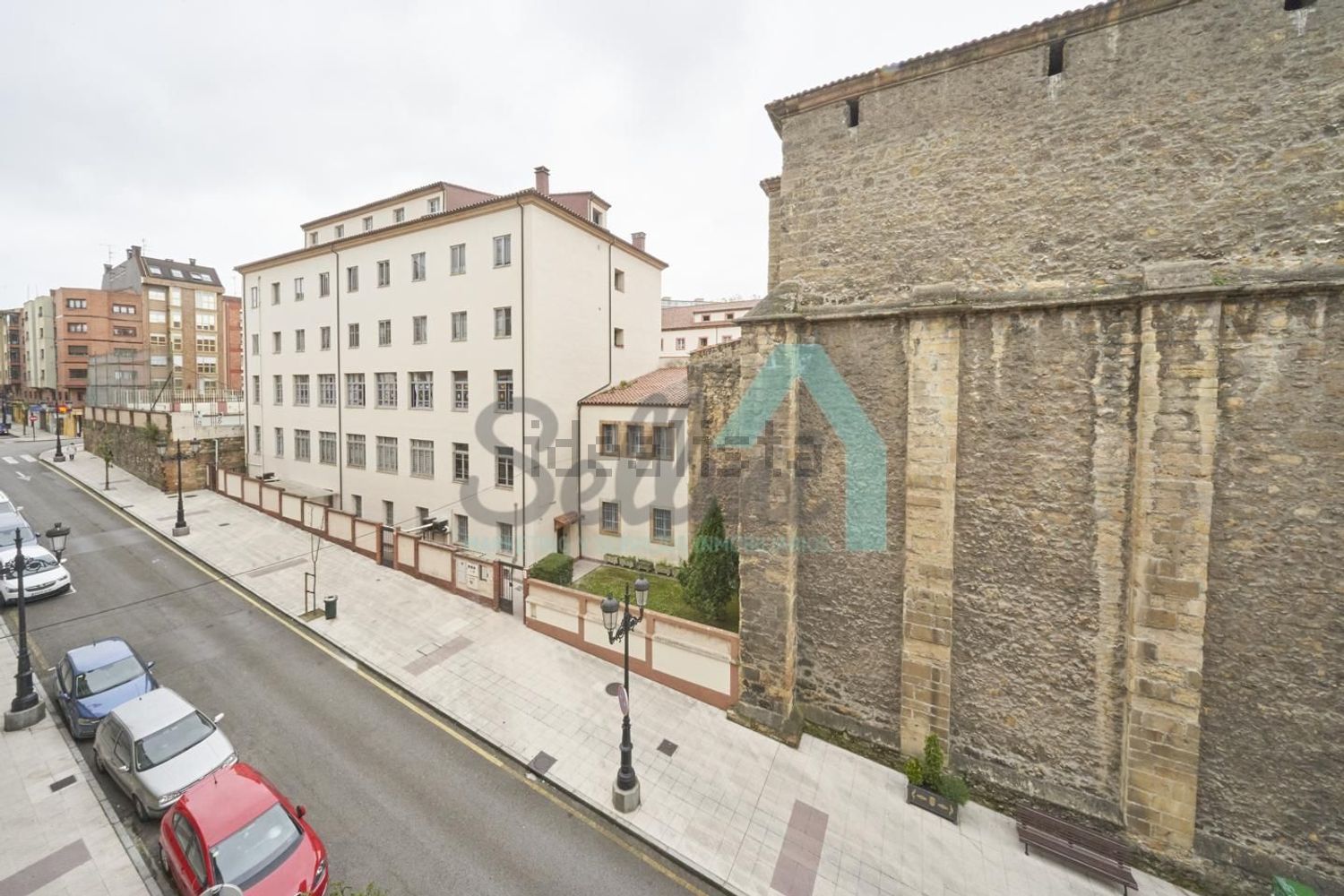 Pis de 82 m² a Oviedo