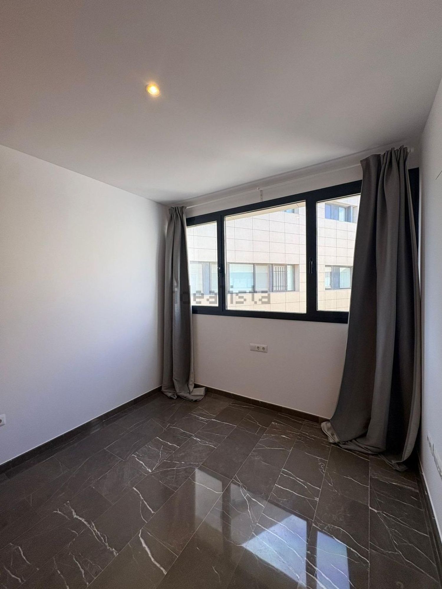 Flat 89 m² in Seville