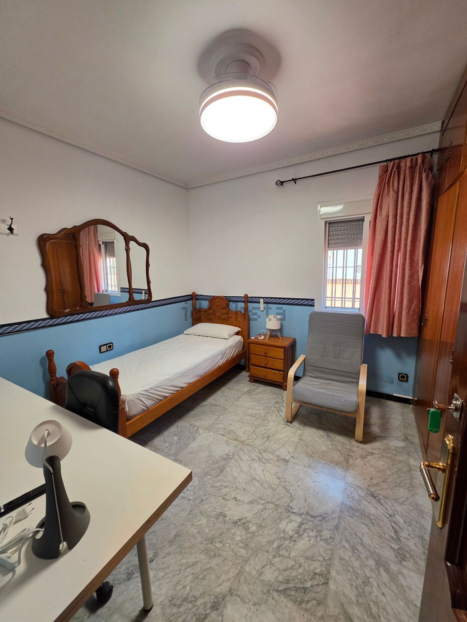 Zimmer zur Miete, Dos Hermanas