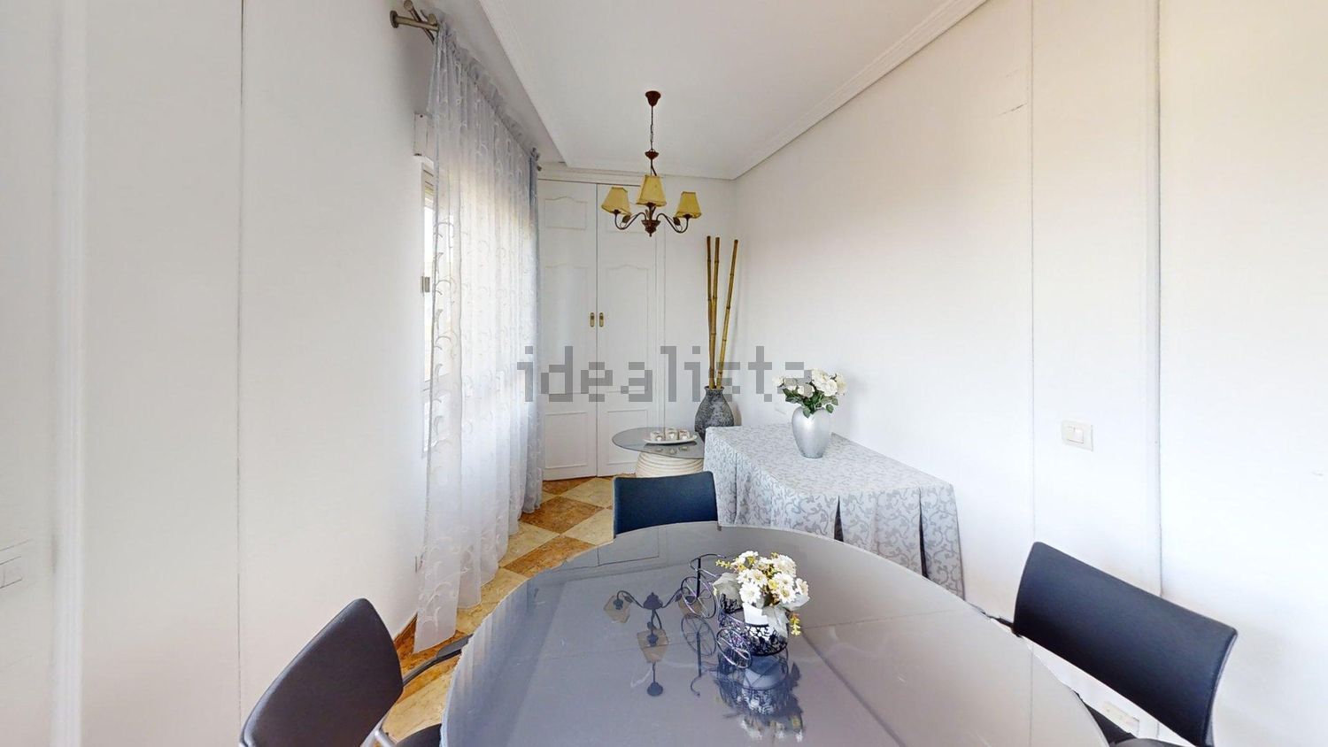 Piso de 105 m² en Bailén