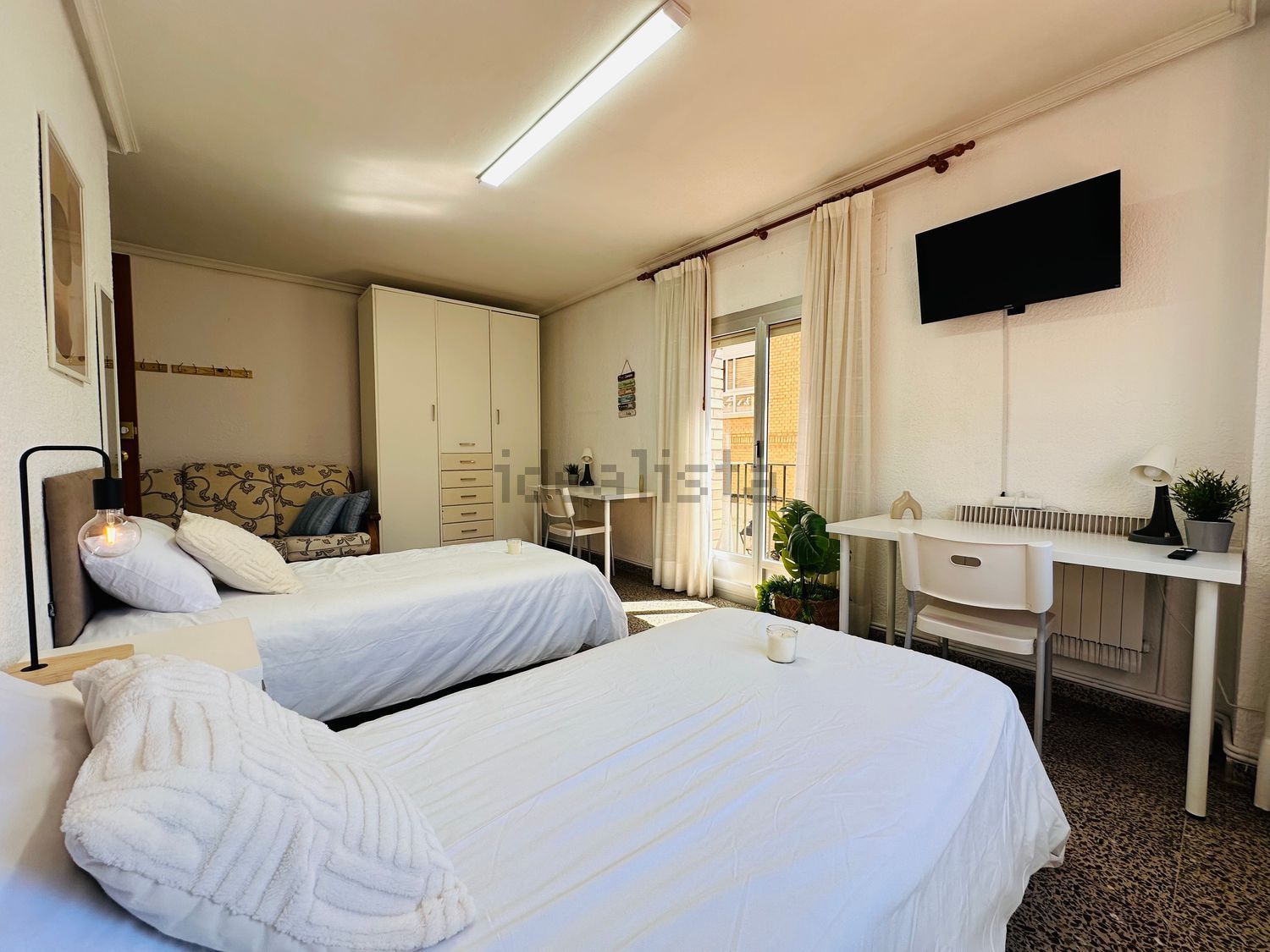 Habitació de lloguer, Osca
