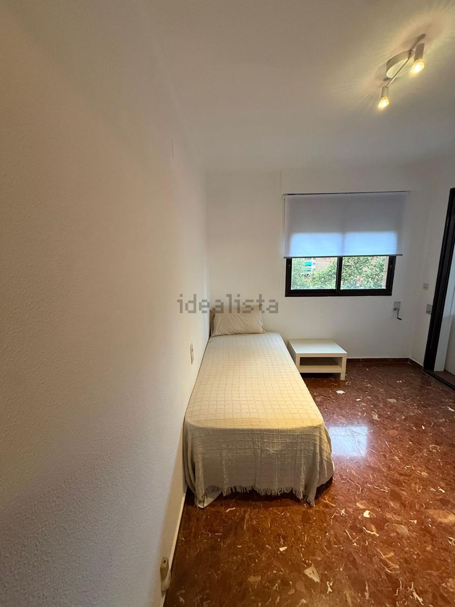 Chambre à louer, Valence