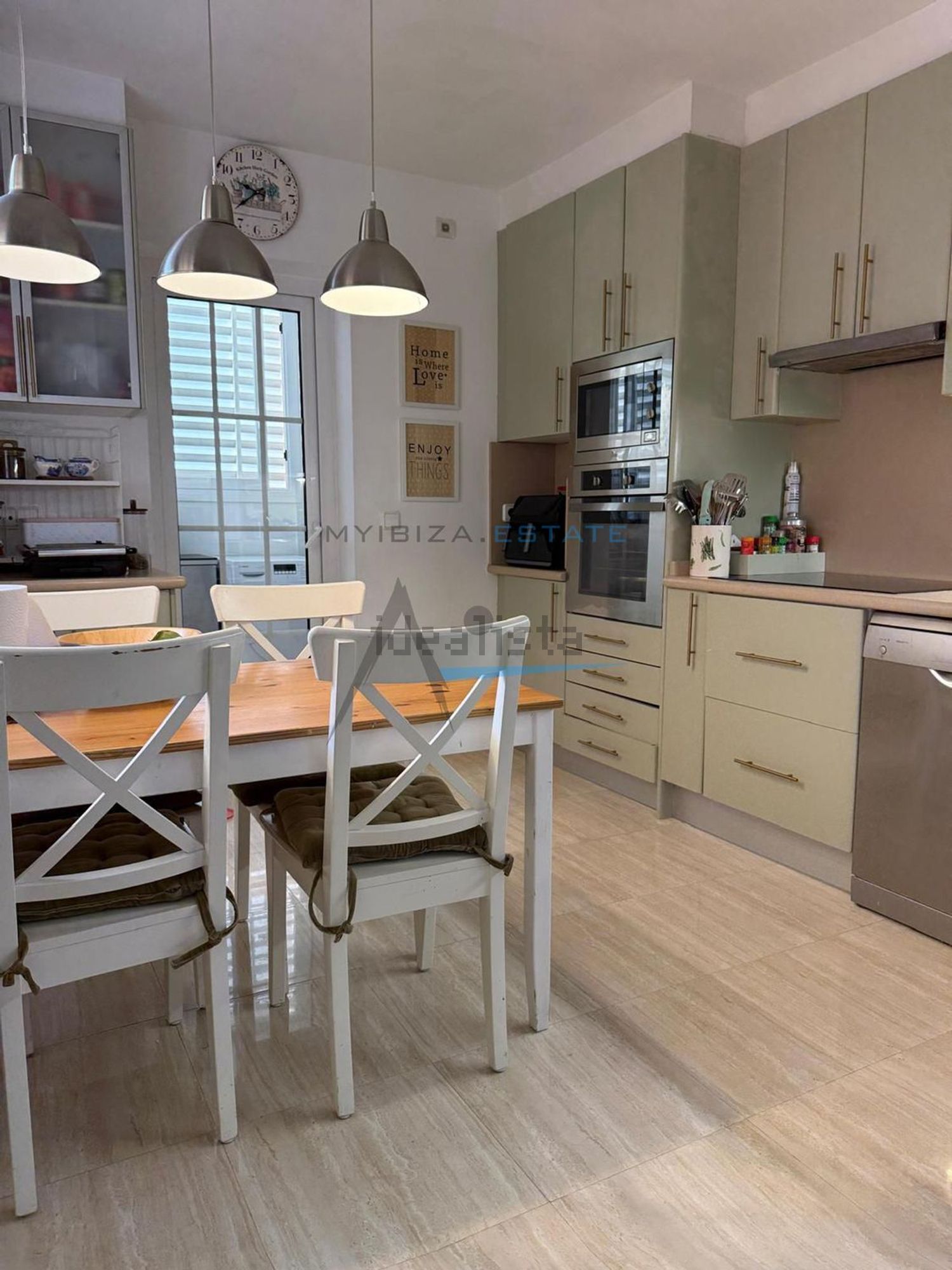 Квартира 360 м² у Eivissa