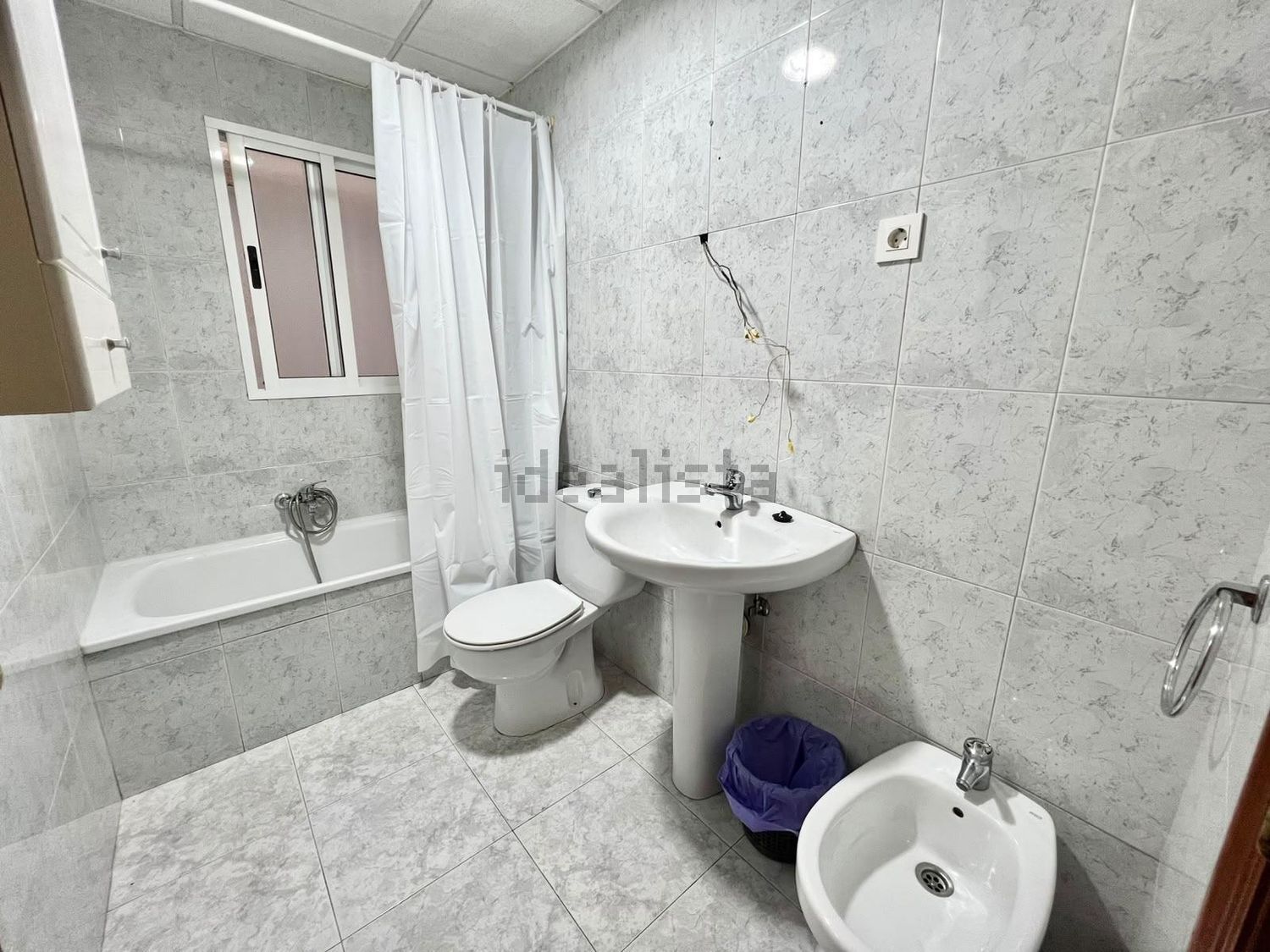 Flat 90 m² in Granada