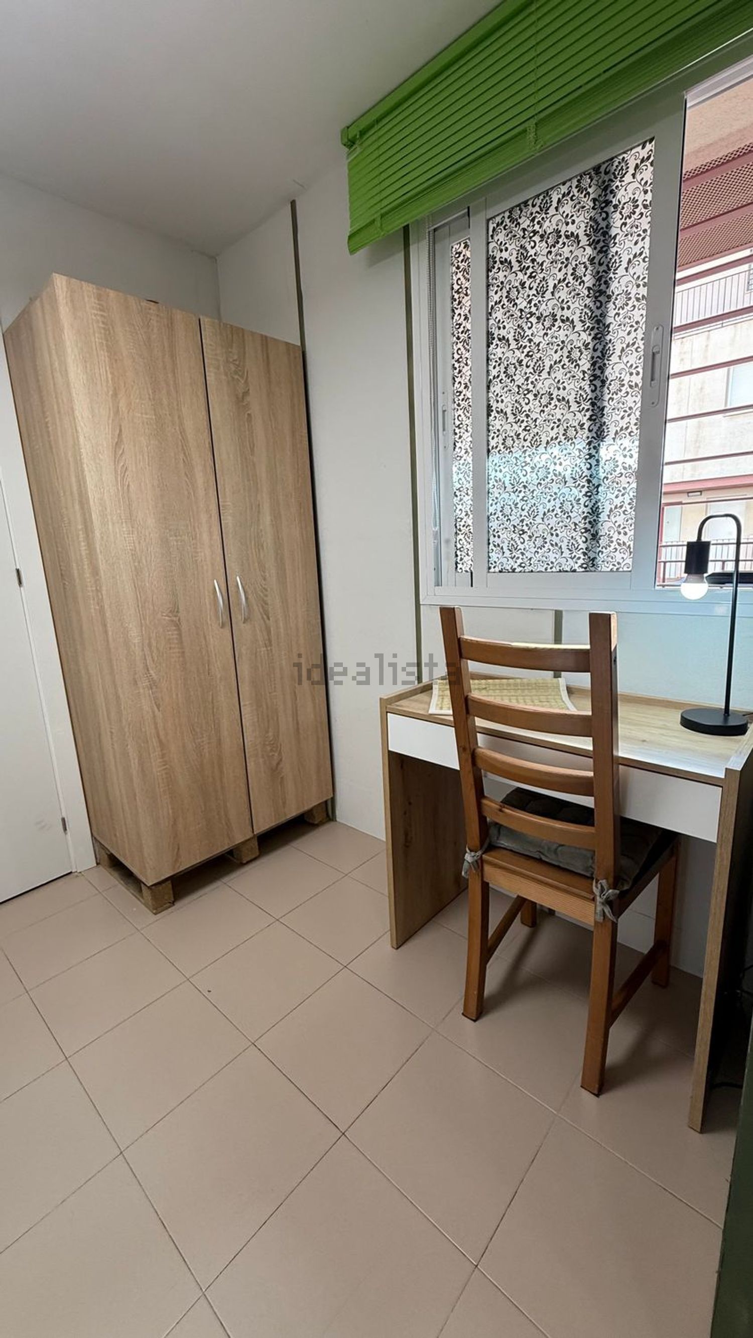 Habitació de lloguer, Vícar