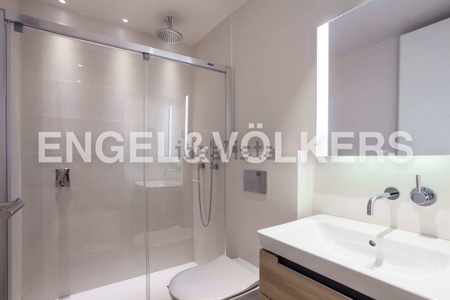 Wohnung 217 m² in Madrid
