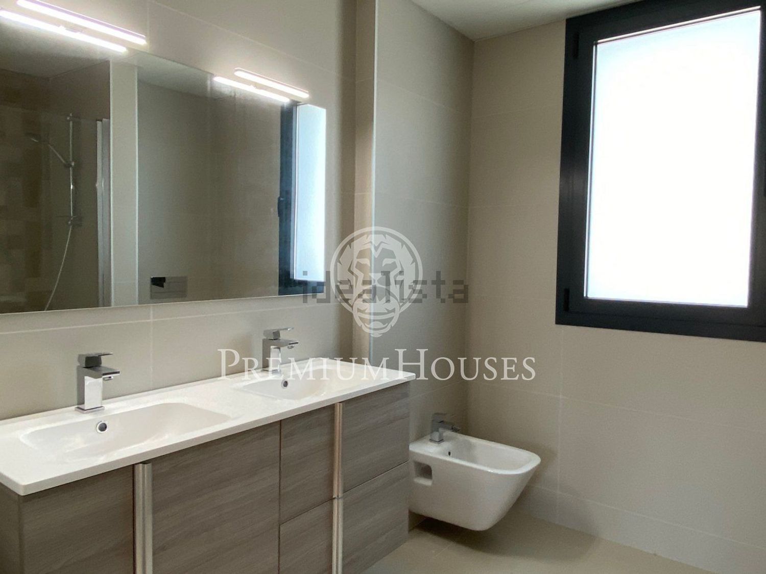 Wohnung 214 m² in Gavà