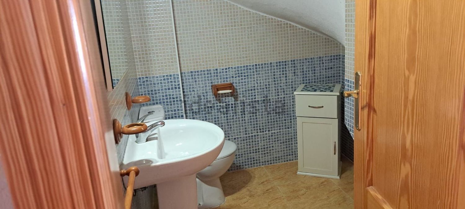 Casa de 100 m² a Oriola