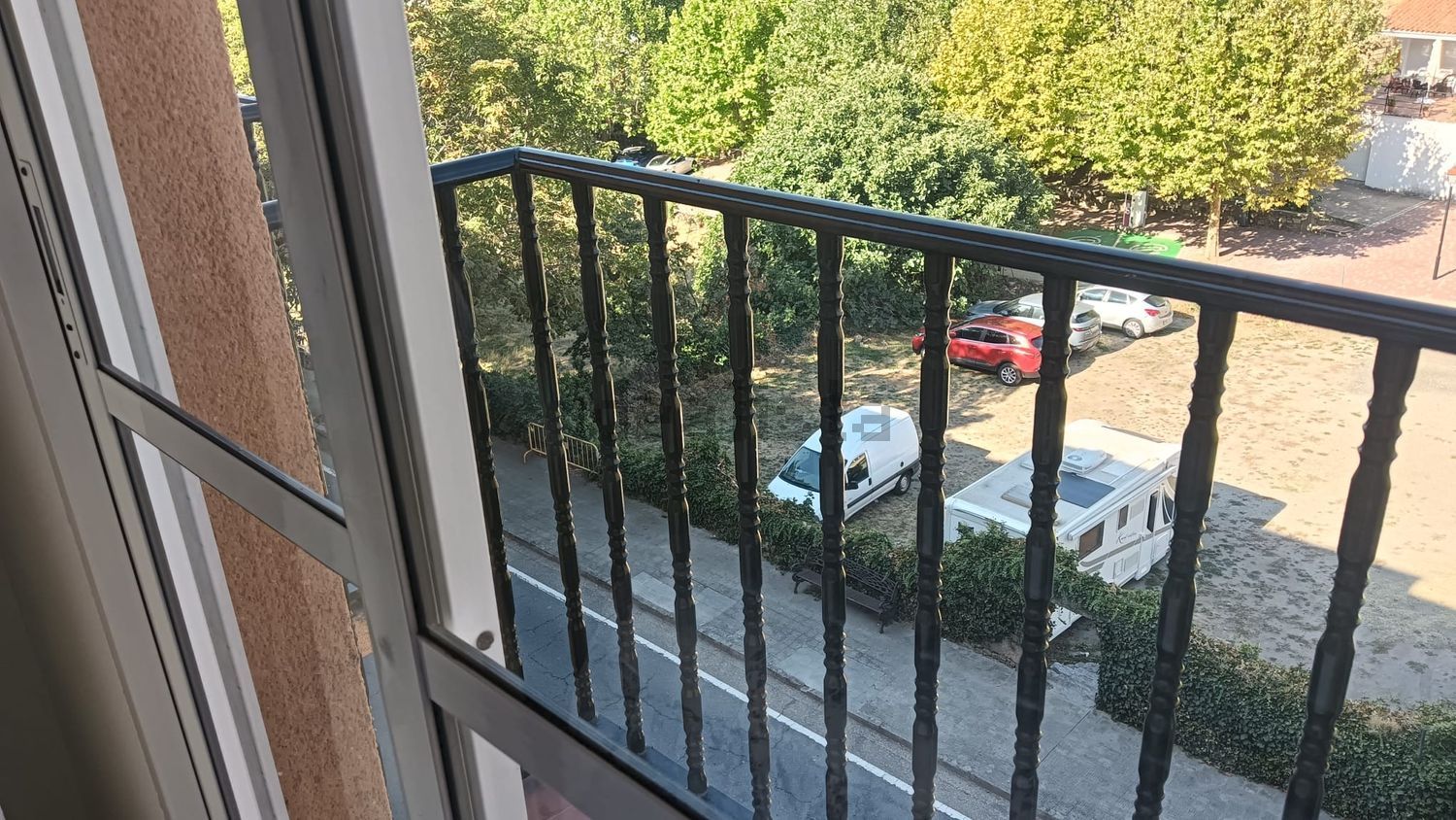 Piso de 100 m² en Baños de Montemayor