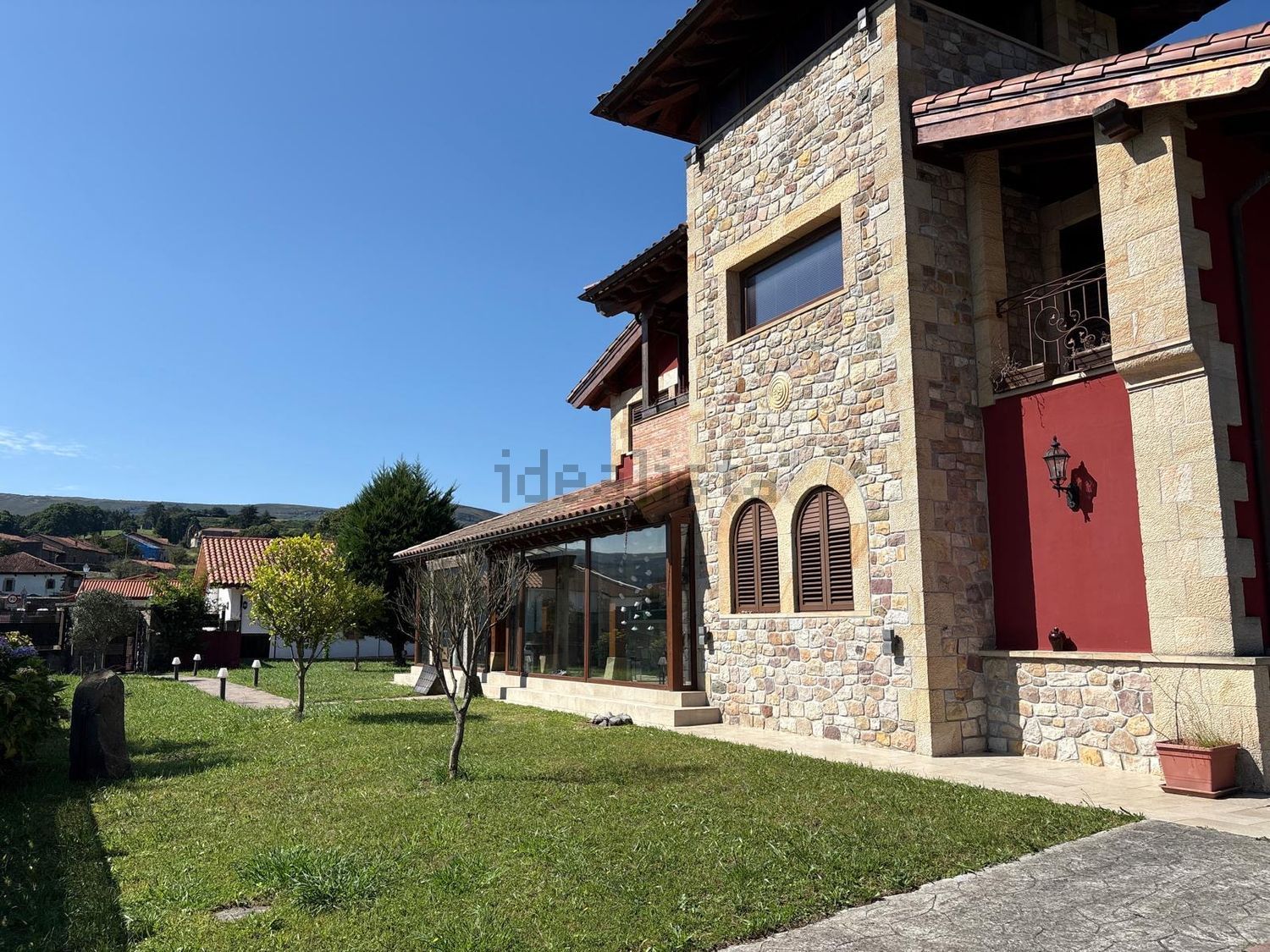 Casa de 150 m² en Ruente