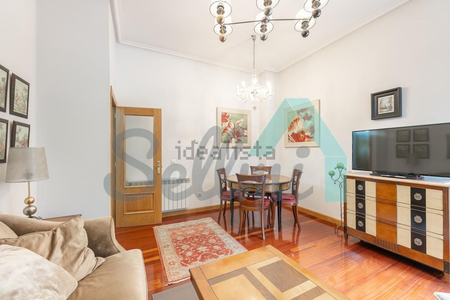 Flat 82 m² in Oviedo