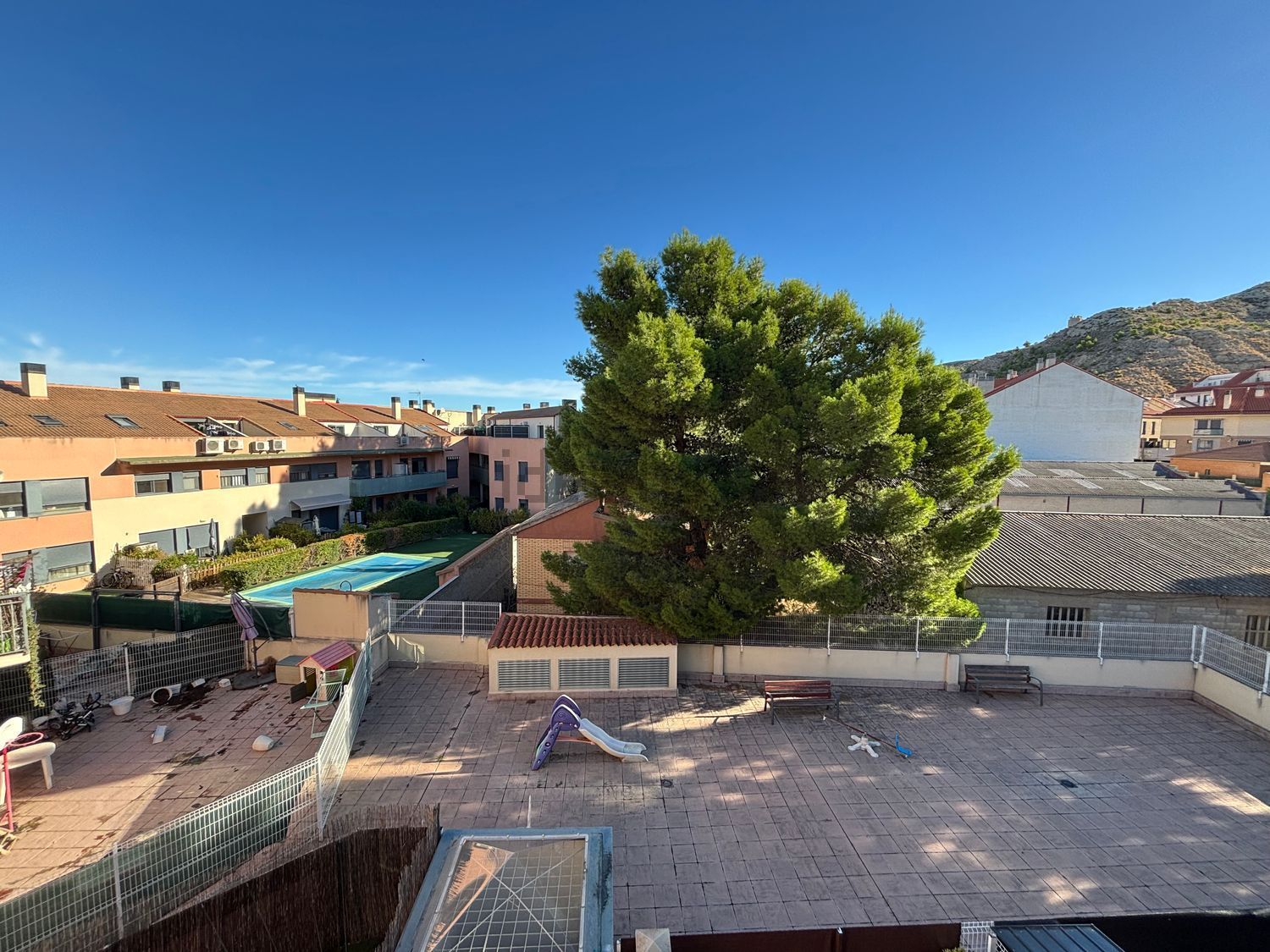 Flat 94 m² in Cadrete
