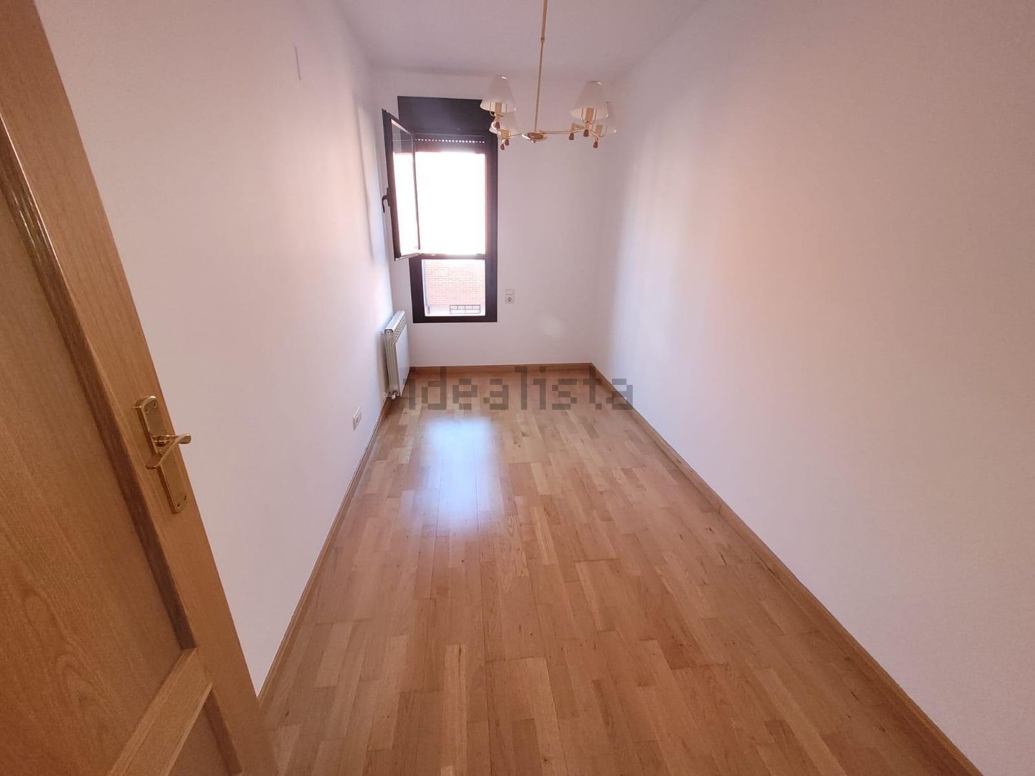 Wohnung 75 m² in La Puebla de Alfindén