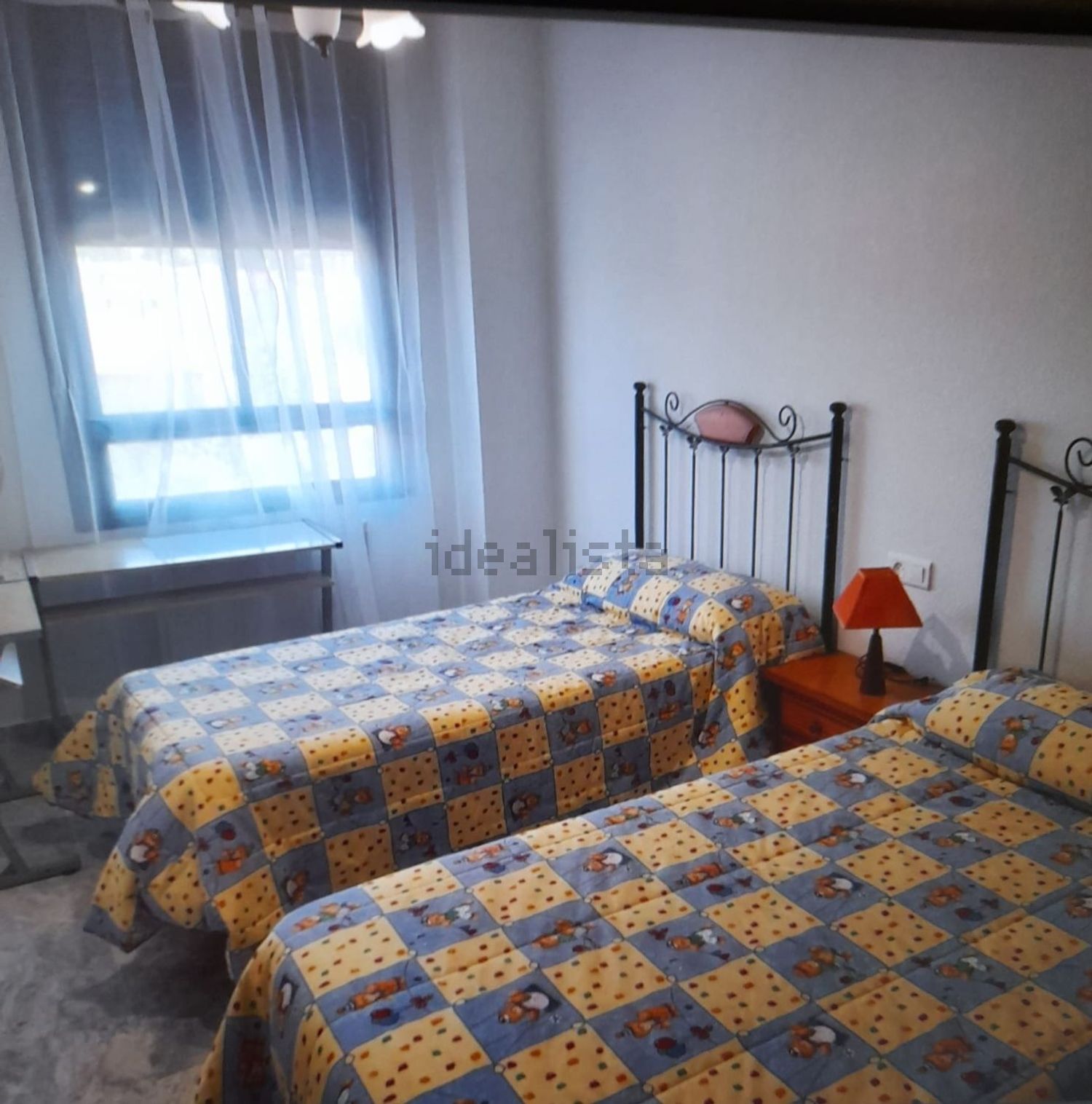 Chambre à louer, Cáceres