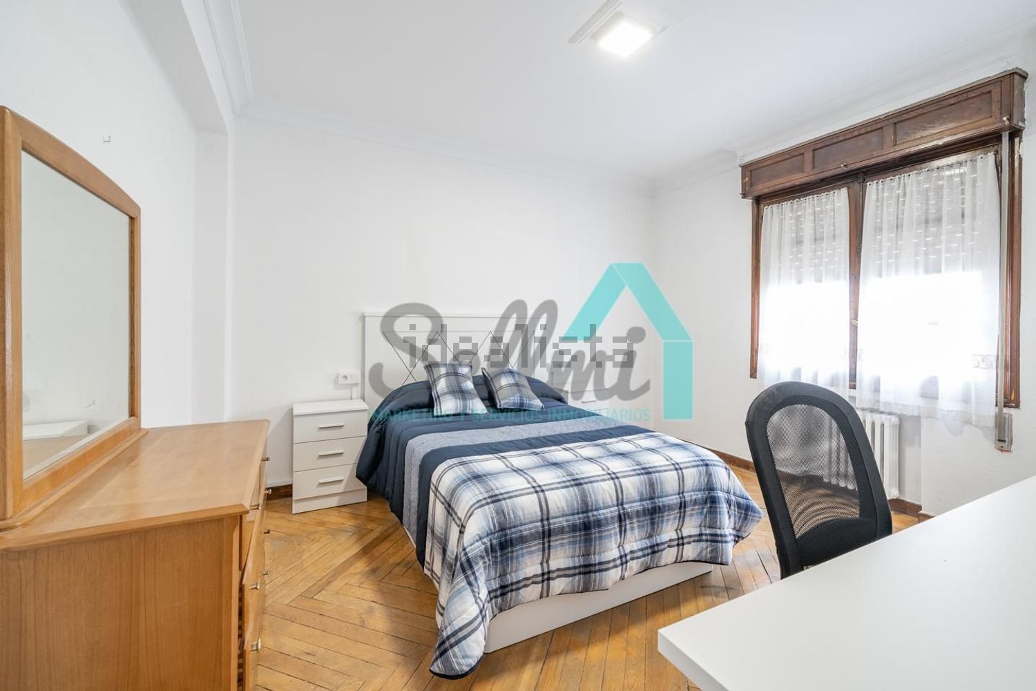 Piso de 136 m² en Oviedo