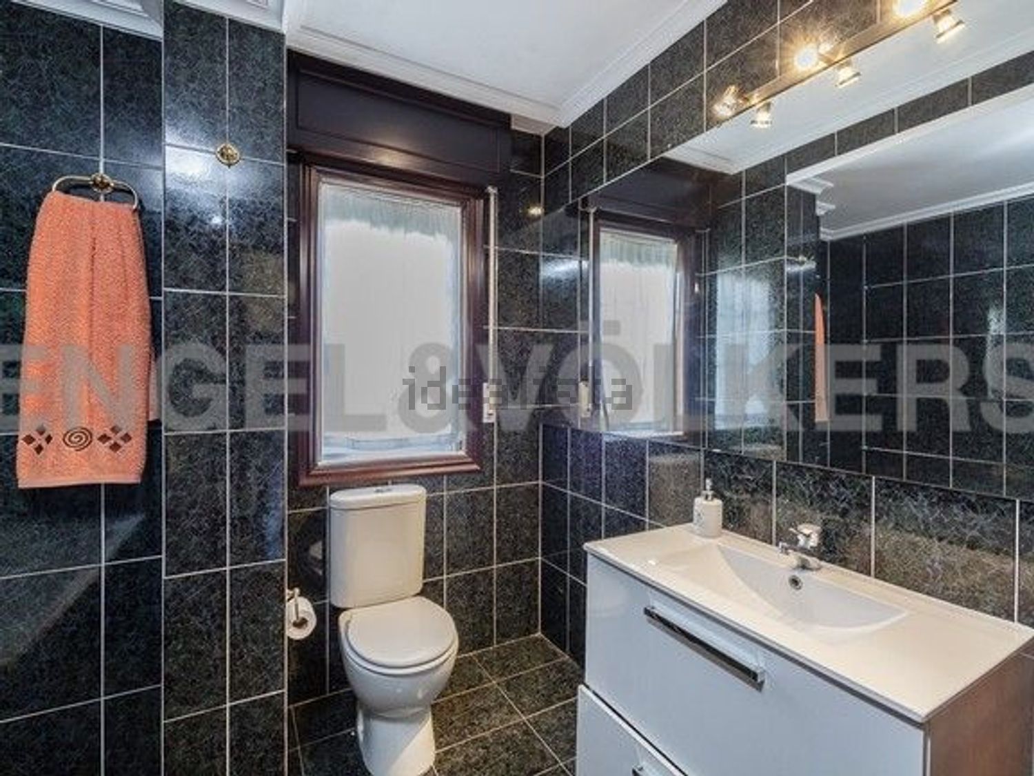 House 300 m² in Baiona