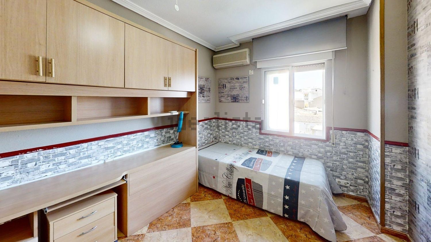 Piso de 105 m² en Bailén