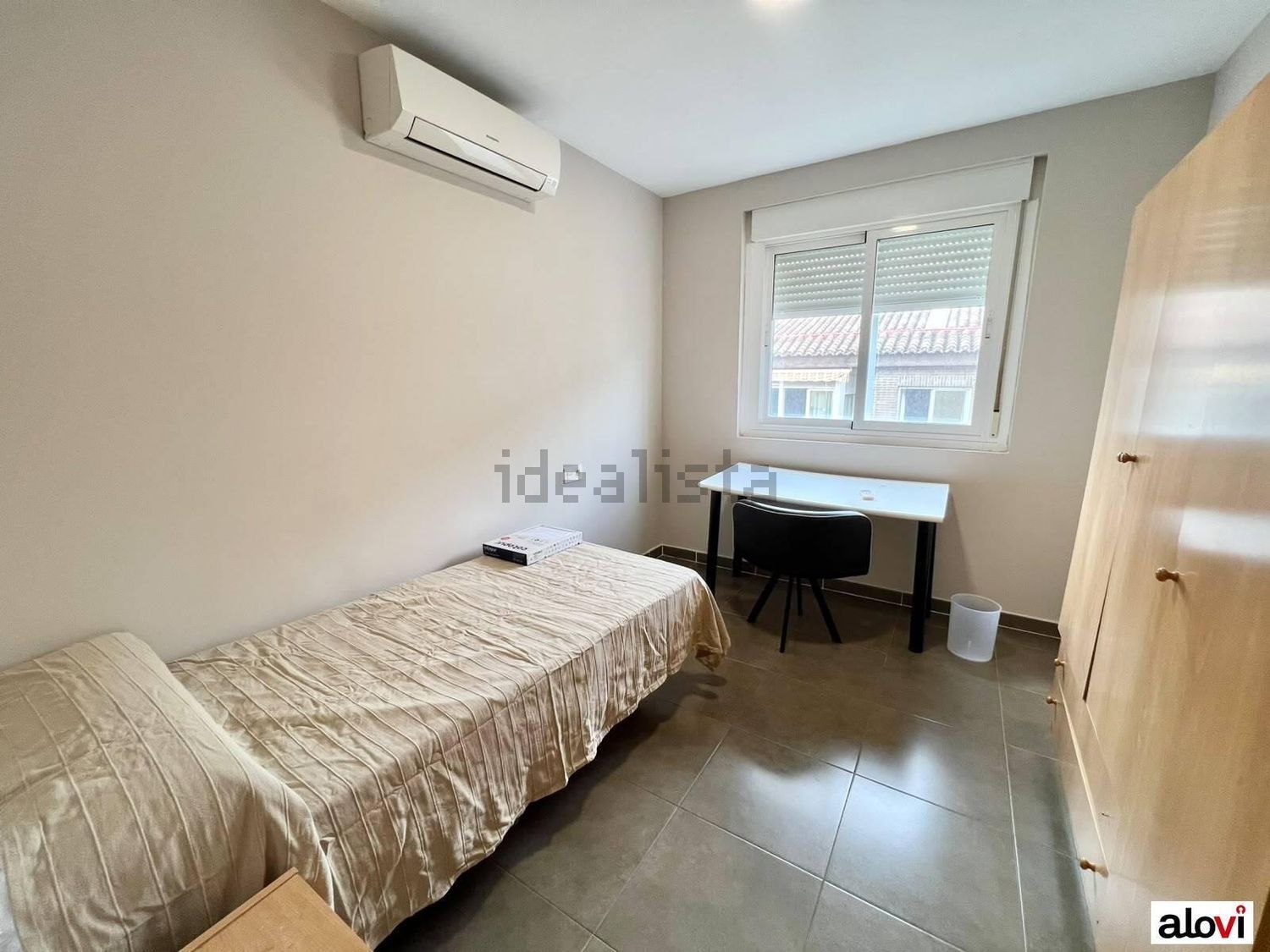 Flat 100 m² in Granada