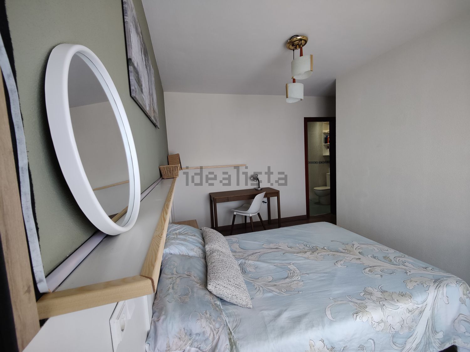 Room for rent, Zamora