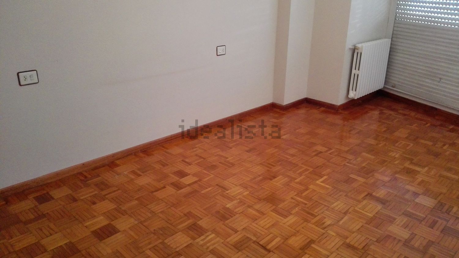 Pis de 120 m² a Ourense
