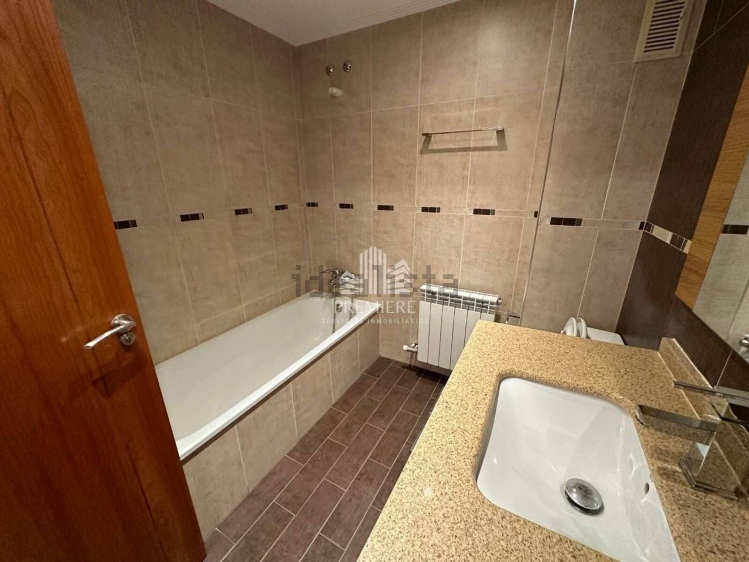 Casa 222 m² a Villares de la Reina