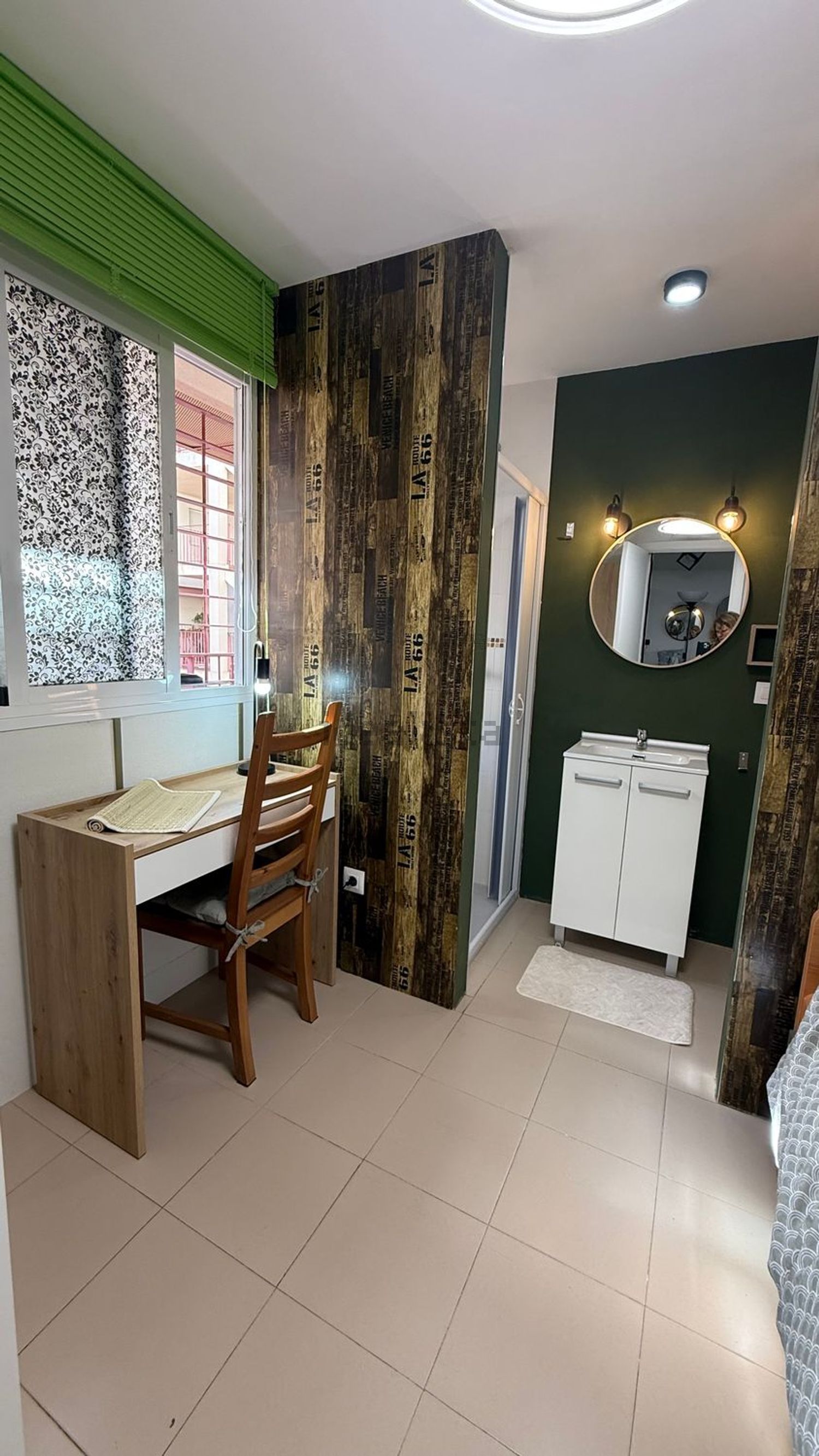 Habitació de lloguer, Vícar
