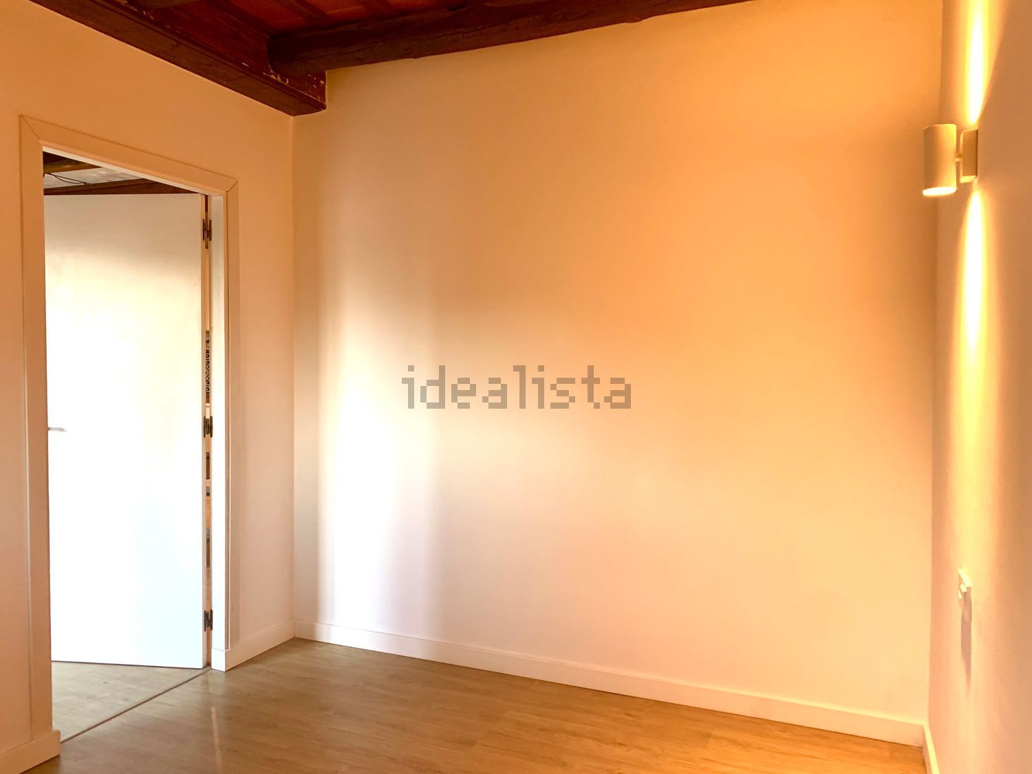 Casa de 85 m² en Saus, Camallera i Llampaies
