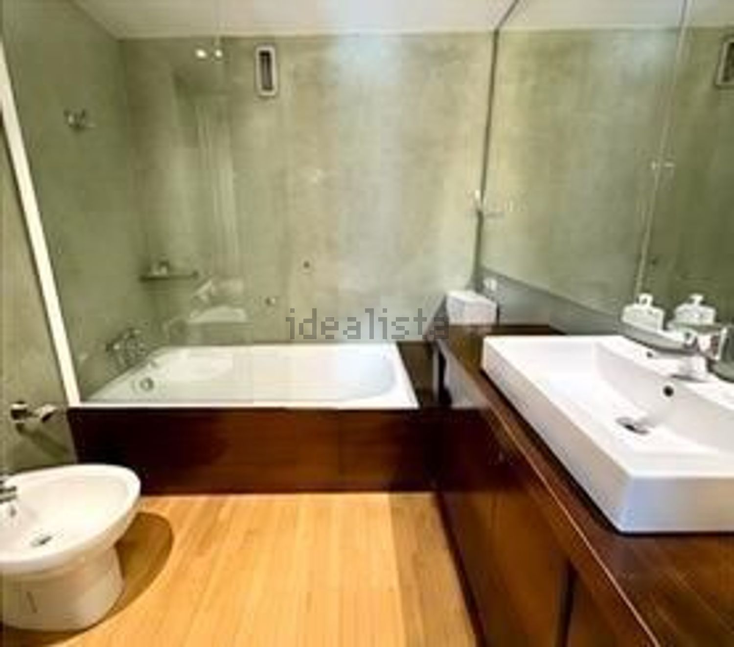Квартира 121 м² в Барселоне