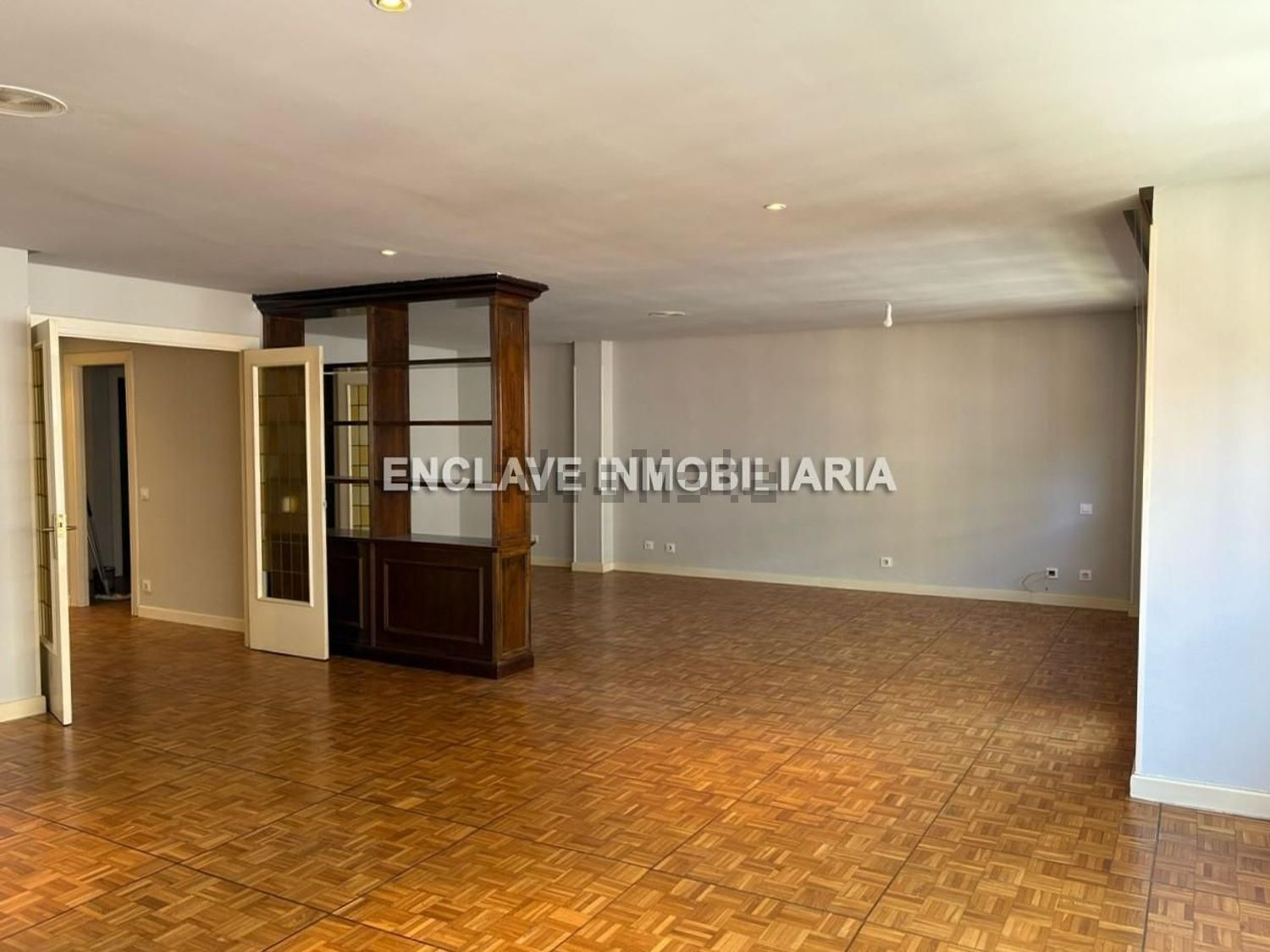 Pis de 230 m² a Oviedo