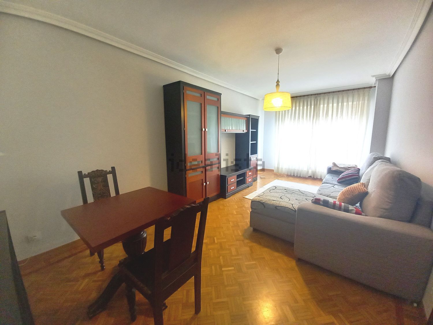 Piso de 100 m² en Castrillón
