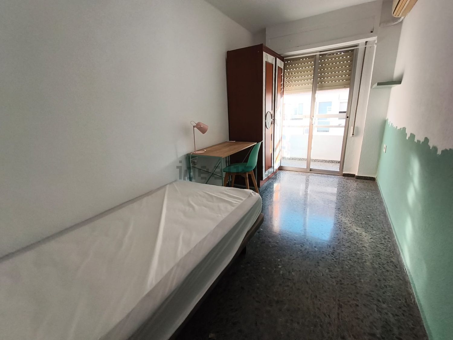 Habitació de lloguer, Burjassot